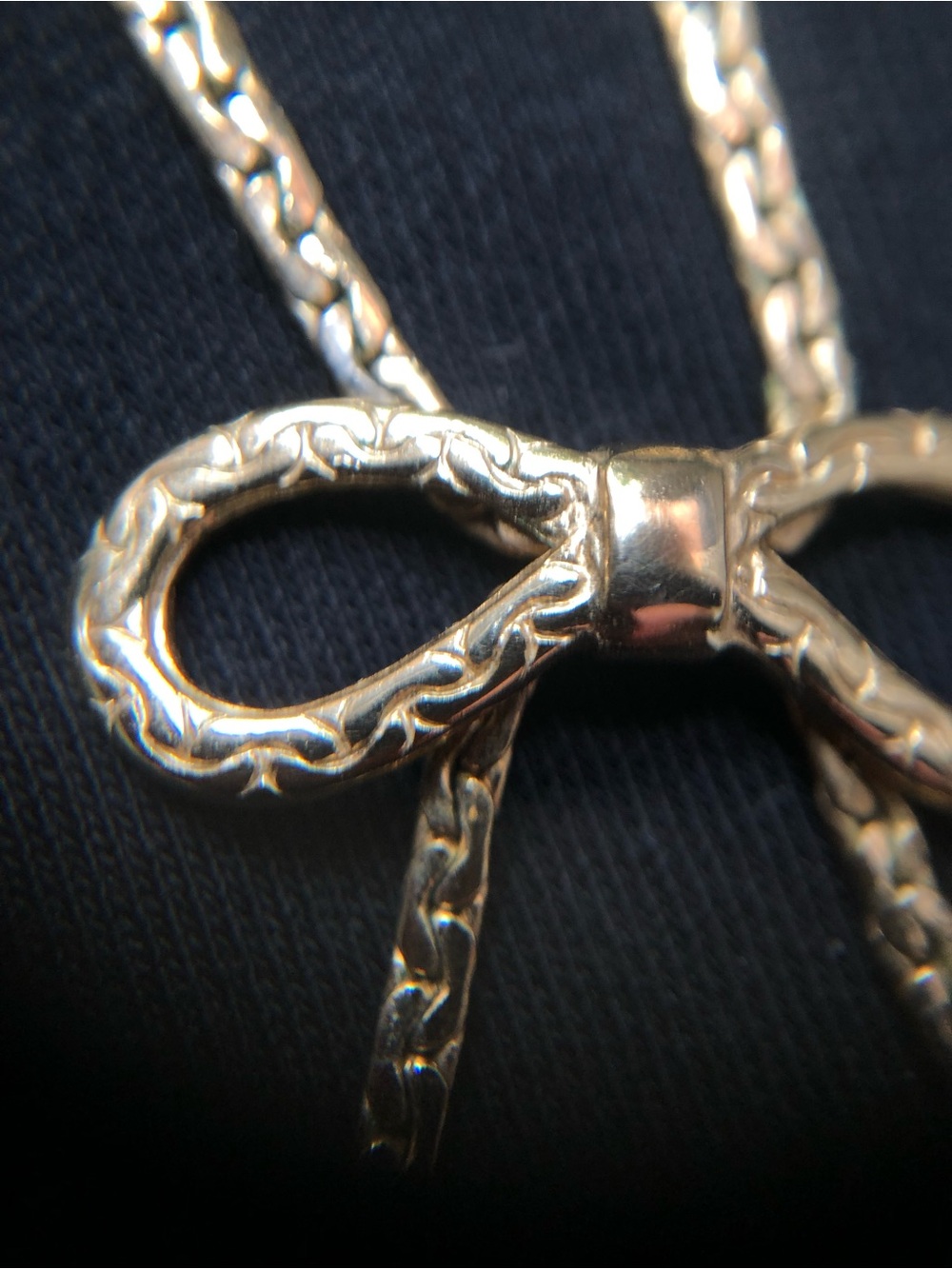 Vintage Avon 80s Bow Necklace🎀 - Picture 5 of 5